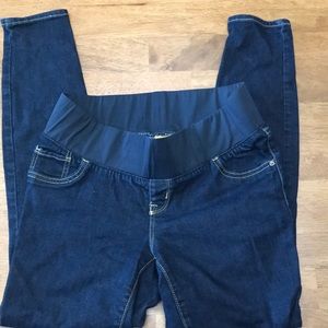 Maternity- dark wash skinny jeans
